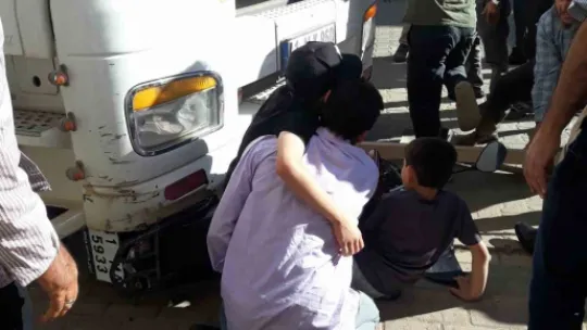 Hafriyat kamyonu baba ve 2 çocuğunu ezdi