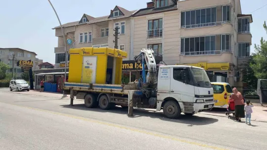 Getirdikleri hizmeti vince yükleyip geri götürdüler
