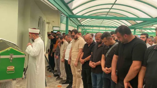Girdiği denizde hayatını kaybetmişti, son yolculuğuna uğurlandı
