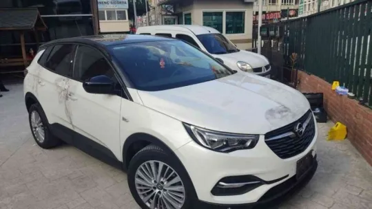 Girdiği evden önce anahtarı sonra otomobili çaldı