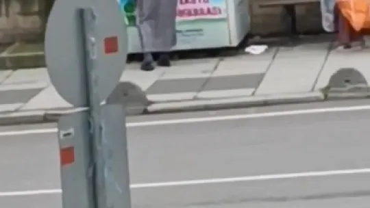 Görenler gözlerine inanamadı! Giysi kumbarasından bakın ne çıktı