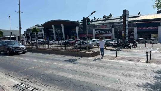 5.2 büyüklüğündeki depremle sarsıldılar