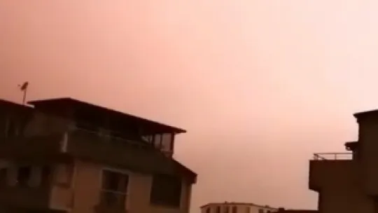 Gökyüzüne bakanlar şaşkına döndü