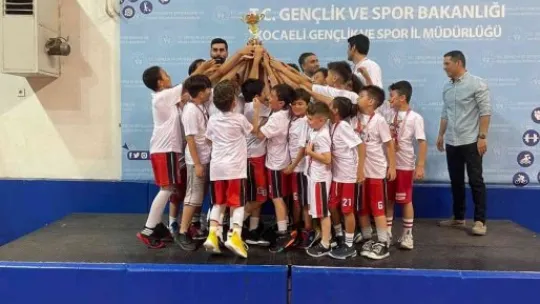 U-10 Basketbol Takımı şampiyon oldu