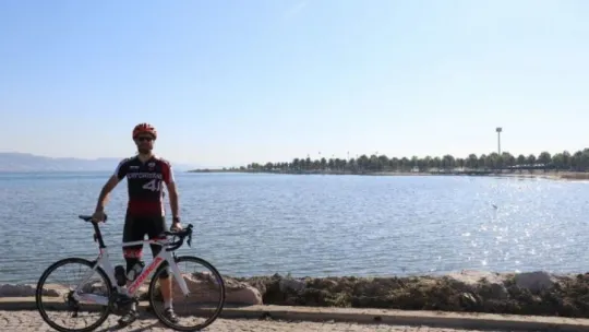 Gölcük Depreminin anısına onlarca kilometre bisiklet sürdüler!
