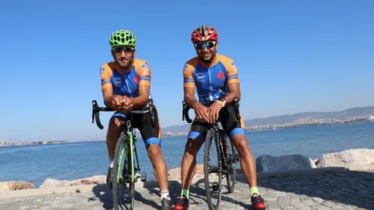 Gölcük Depreminin anısına onlarca kilometre bisiklet sürdüler!