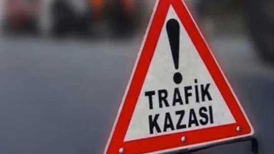 Gölcük'te iki otomobil birbirine girdi!