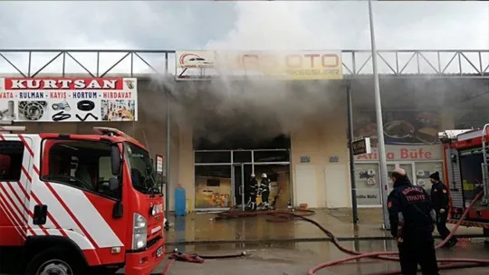 Gölcük'teki sanayi sitesinde yangın paniği!
