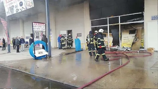 Gölcük'teki sanayi sitesinde yangın paniği!