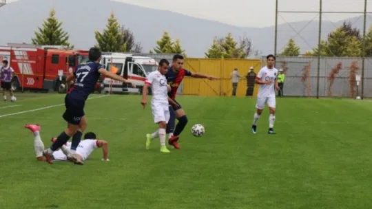 Gölcükspor durdu!