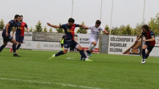 Gölcükspor durdu!