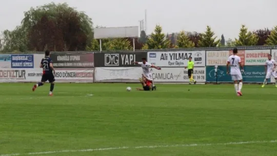 Gölcükspor durdu!