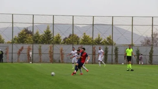 Gölcükspor durdu!