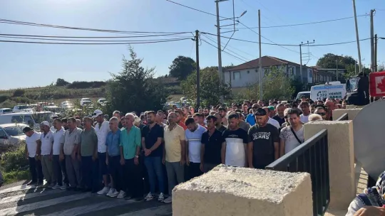 Babaanne ve 2 torunu son yolculuğuna uğurlandı