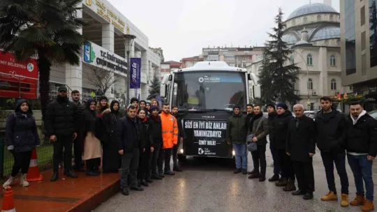 Gönüllü sağlıkçılar afet bölgesine gitmek için İzmit'ten yola çıktı