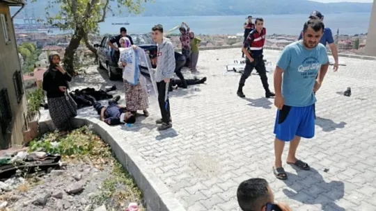 Görevden dönen jandarma ekibi kaza yaptı: 1'i ağır 8 yaralı