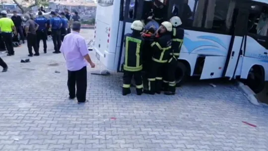 Görevden dönen jandarma ekibi kaza yaptı: 1'i ağır 8 yaralı