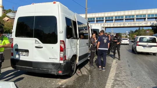Göreve giden çevik kuvvet ekibi zincirleme kazaya karıştı: 5 polis yaralandı