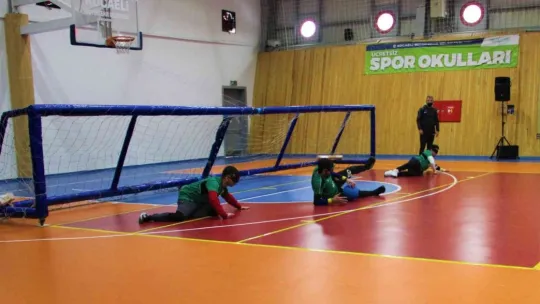 Görme engelli bireyler kıyasıya mücadele etti