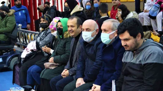 Görme engelli bireyler kıyasıya mücadele etti