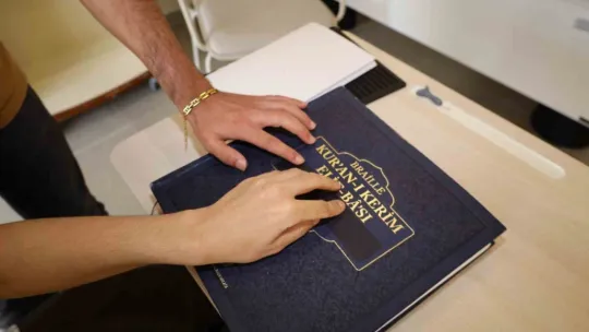 Görme engelli eğitmen öğrencilerine 'bağımsızlığı' hediye ediyor