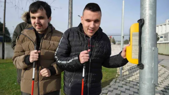 Görme engellilerin şehirdeki zorlu mücadelesi