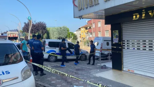 Güpegündüz cadde ortasında dehşeti yaşadılar