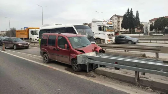 D-100'de bariyere çarptı: 1 yaralı