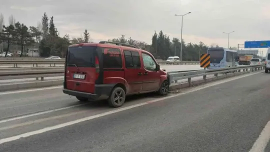 D-100'de bariyere çarptı: 1 yaralı