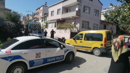 Kazada sürücü yola savruldu