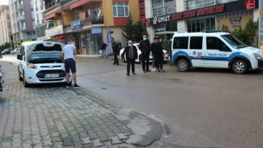 Hafif ticari araç ile motosiklet çarpıştı: 1 yaralı!