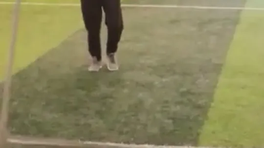 Tel örgüye takılan martıyı böyle kurtardı