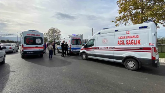 Halk otobüsü kırmızı ışık ihlali yaptı: 1'i ağır 2 yaralı