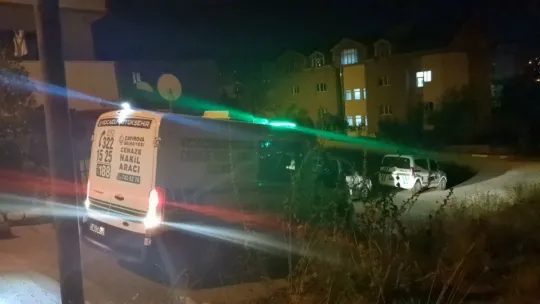 35 yaşında adam evinde ölü bulundu