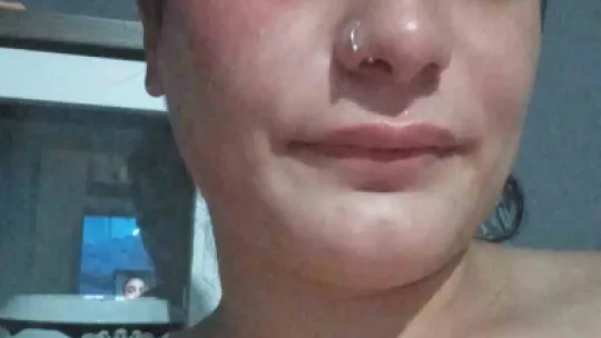 Hamile kadını darp eden şahsın iş yerine silahlı saldırı: 2 yaralı