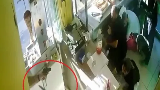 İş yerine yapılan saldırının görüntüleri ortaya çıktı