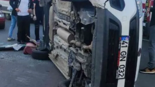 Hangi yöne gideceğine bakarken aracıyla takla attı