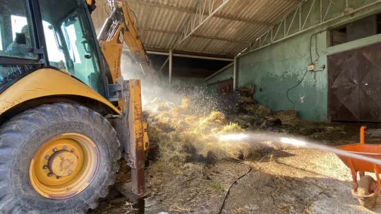 Harada çıkan yangında 70 balya saman yandı