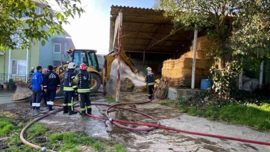 Harada çıkan yangında 70 balya saman yandı