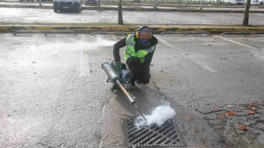Kocaeli'de haşereler için her yer ilaçlanıyor