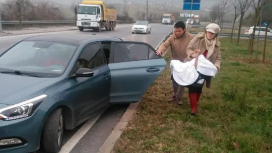 Hasta bebeğin imdadına zabıta yetişti