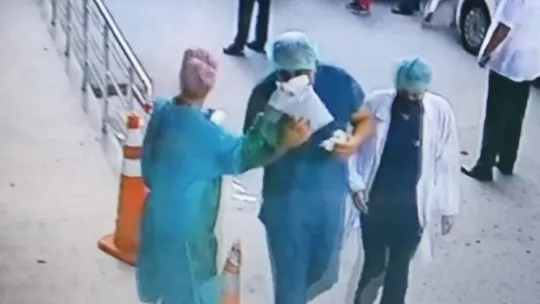 Hastane çalışanlarına saldıran 2 kişi tutuklandı!