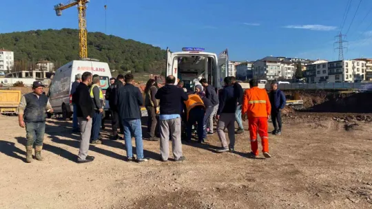 Hastane inşaatında çalışan işçi asansör boşluğuna düştü