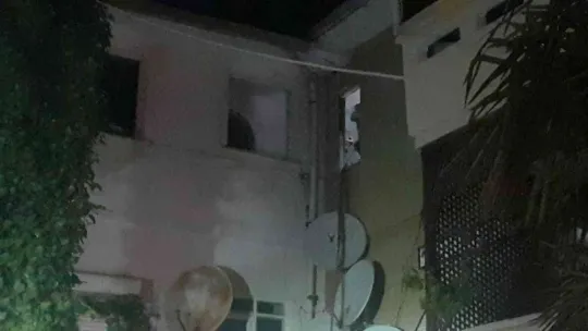 Hatalı parklar engel olunca itfaiye erleri adresi koşarak buldu