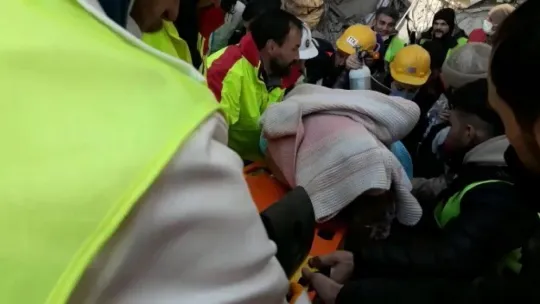 Hatay'da 205 saat sonra hayata dönüş