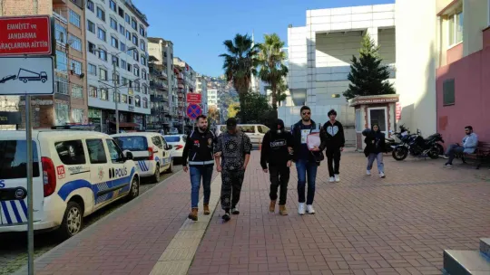 Havaya ateş edip, sosyal medyada paylaştılar