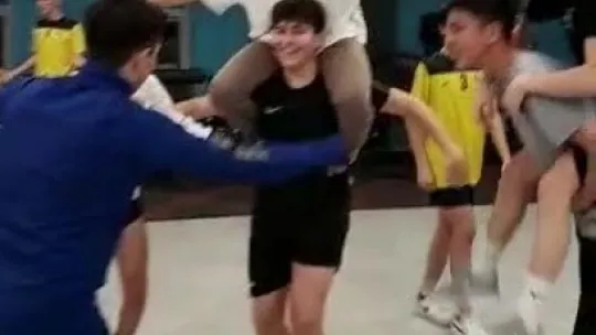 Ölen futbolcunun takım arkadaşlarından duygulandıran hareket