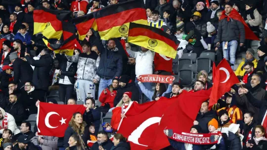 Almanya'da destan yazdık: 2-3
