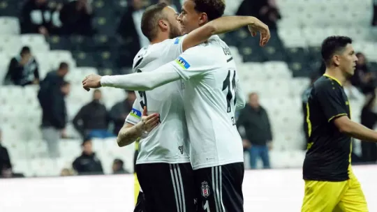 Beşiktaş gol oldu İstanbulspor'a yağdı