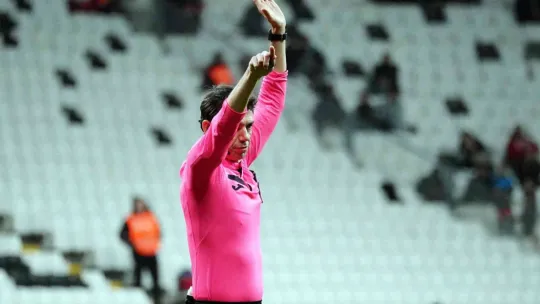 Beşiktaş gol oldu İstanbulspor'a yağdı